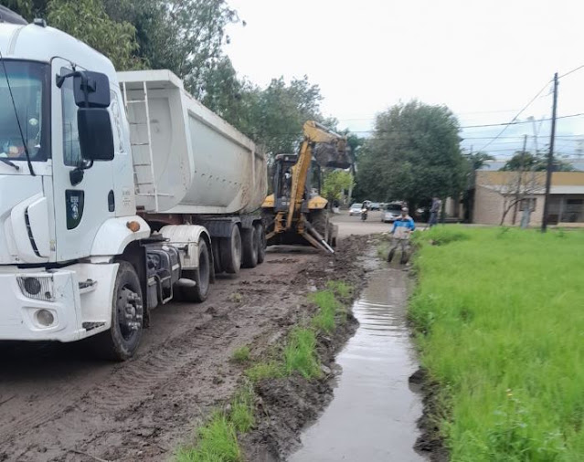 La comuna capitalina acentuó el mantenimiento del drenaje pluvial en toda la ciudad