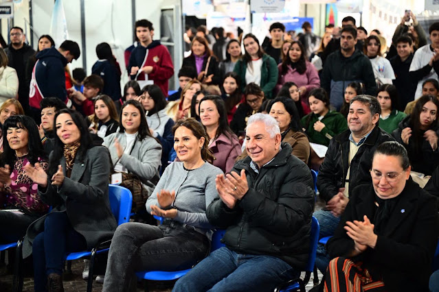 Jofré acompañó la Expo-Carreras 2026 en el Galpón G y ponderó la oferta académica