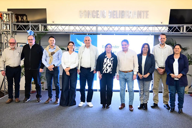 Jofré acompañó una jornada sobre inteligencia artificial para pymes