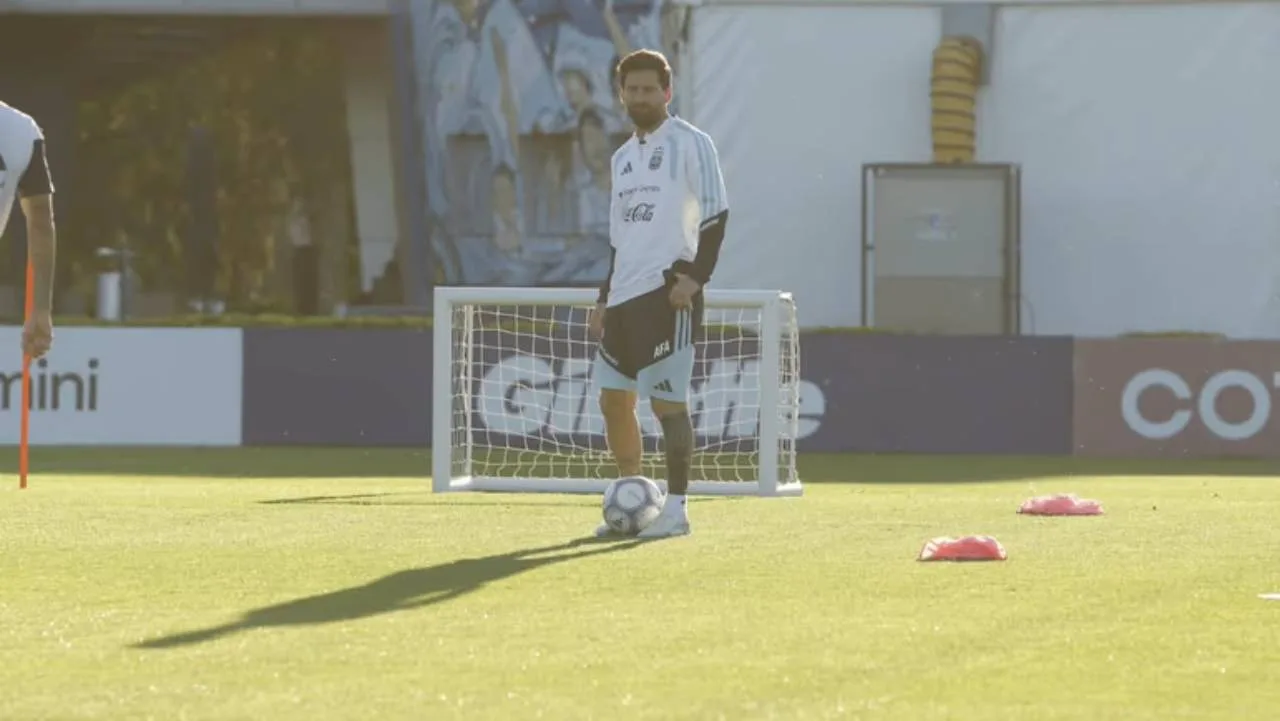 A pura emoción: Lionel Messi tuvo su último entrenamiento con la Selección antes de su despedida