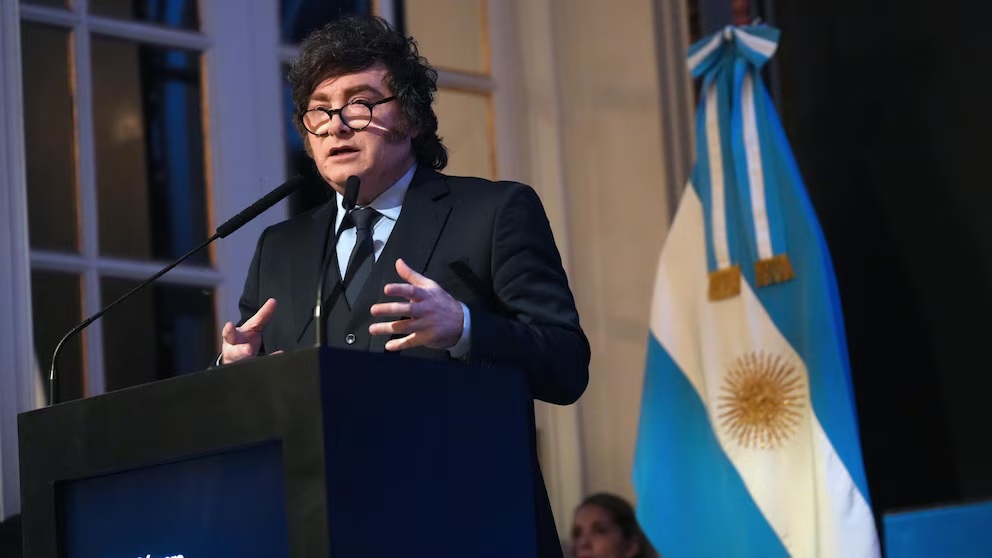 Javier Milei, sobre 2027: «Tengo u$s125.000 millones en la billetera para enfrentar una corrida»