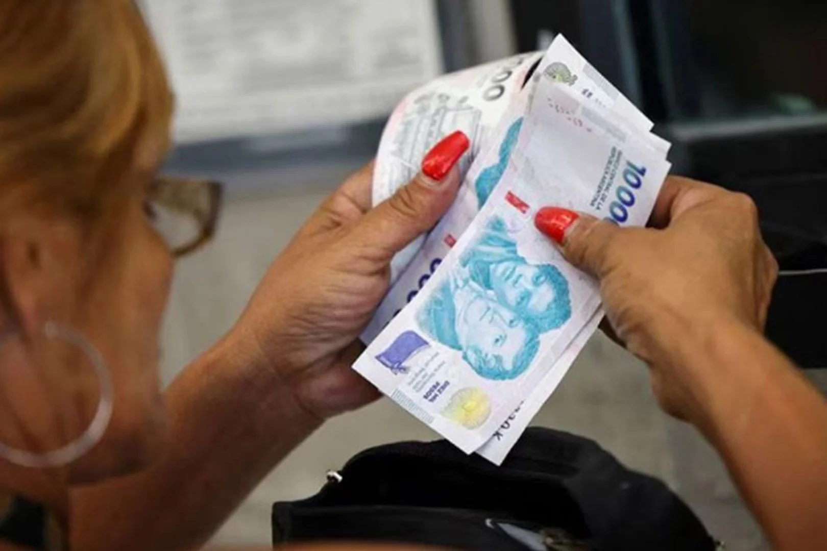 El Gobierno confirmó el bono para jubilados en noviembre y el monto sigue congelado en $70 mil: cuándo se cobra