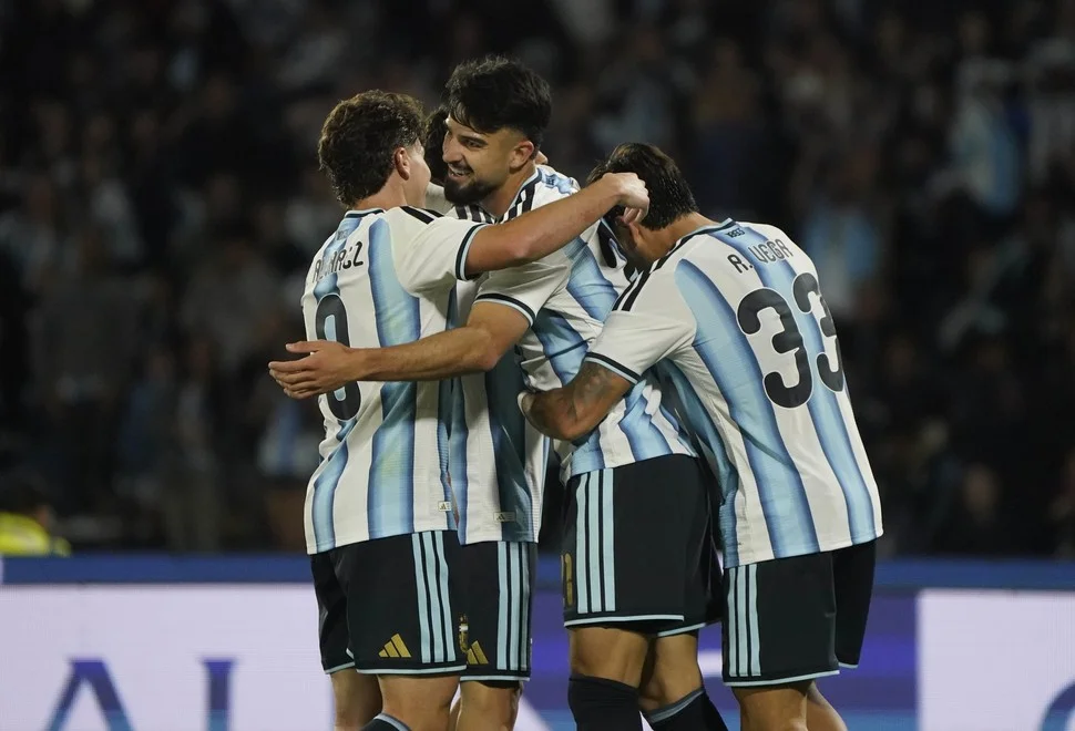 A qué hora juega la Selección argentina vs. Burkina Faso, por un amistoso: formaciones y cómo verlo en vivo