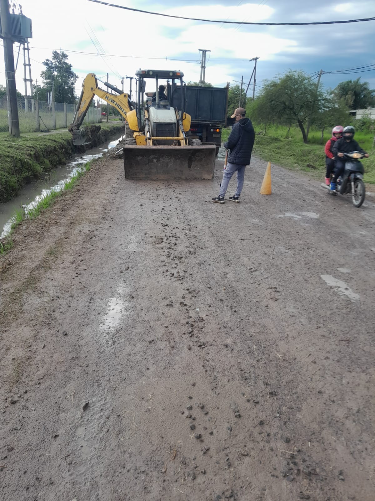 La Municipalidad intensifica la limpieza de canales y desagües ante las lluvias