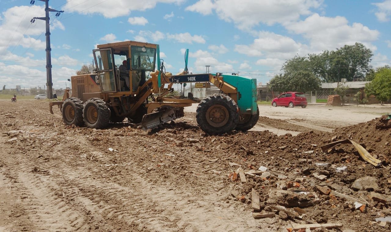 Cuadrillas municipales trabajaron en calles y desagües de diez barrios