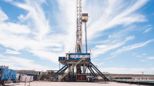 “Argentina LNG”: YPF confirmó el RIGI más grande por más de US$50.000 millones destinado a la producción de GNL