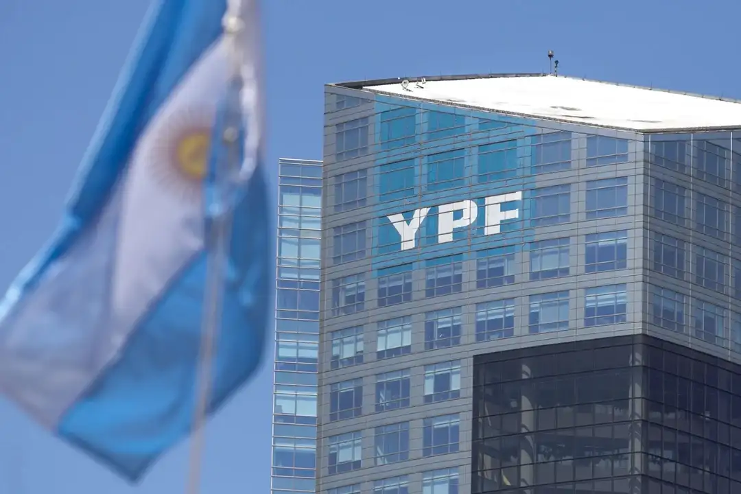 Juicio por YPF: Argentina le pidió a la Corte de EEUU una prórroga para responder al pedido de revisión de los demandantes