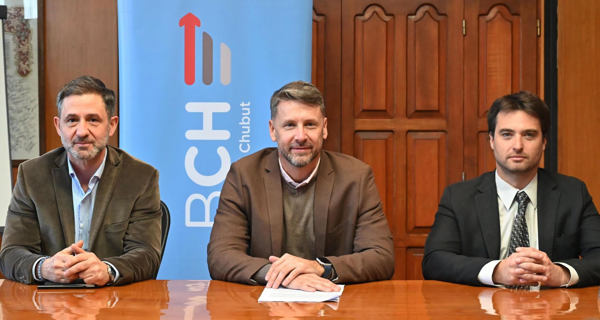 Un año de gracia, tasa del 25% y hasta 72 cuotas para refinanciar deudas de tarjetas de crédito con el Banco del Chubut Un año de gracia, tasa del 25% y hasta 72 cuotas para refinanciar deudas de tarjetas de crédito con el Banco del Chubut