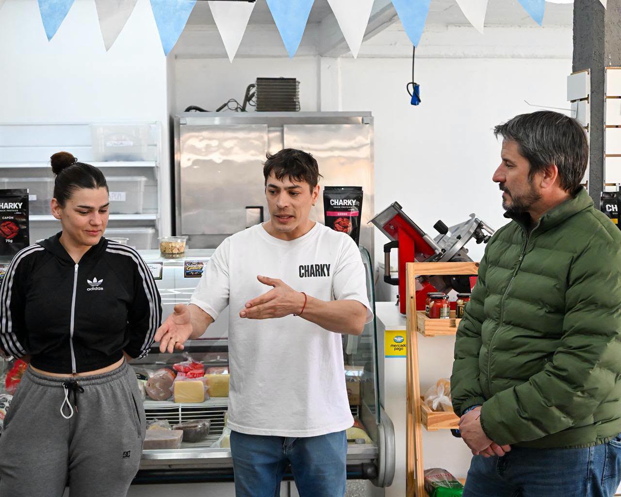 Gerardo Merino Visitó Charky Snack, un emprendimiento de alimentos que crece en Trelew Gerardo Merino Visitó Charky Snack, un emprendimiento de alimentos que crece en Trelew