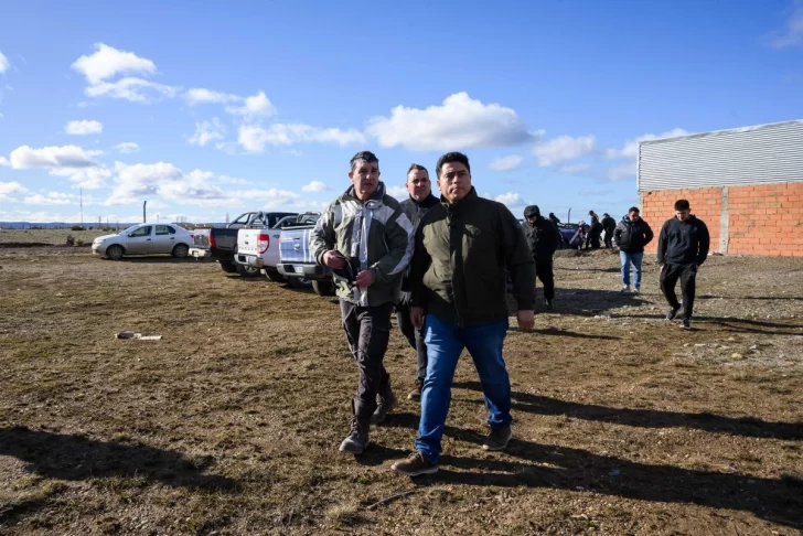 Santa Cruz entregará 16 canchas de césped sintético a clubes de toda la provincia