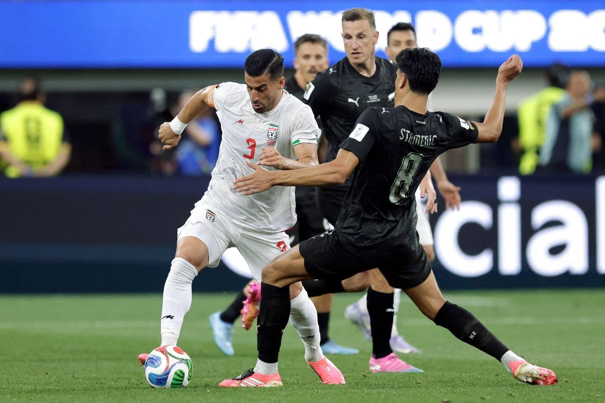 Irán igualó con Nueva Zelanda tras un partido de ida y vuelta