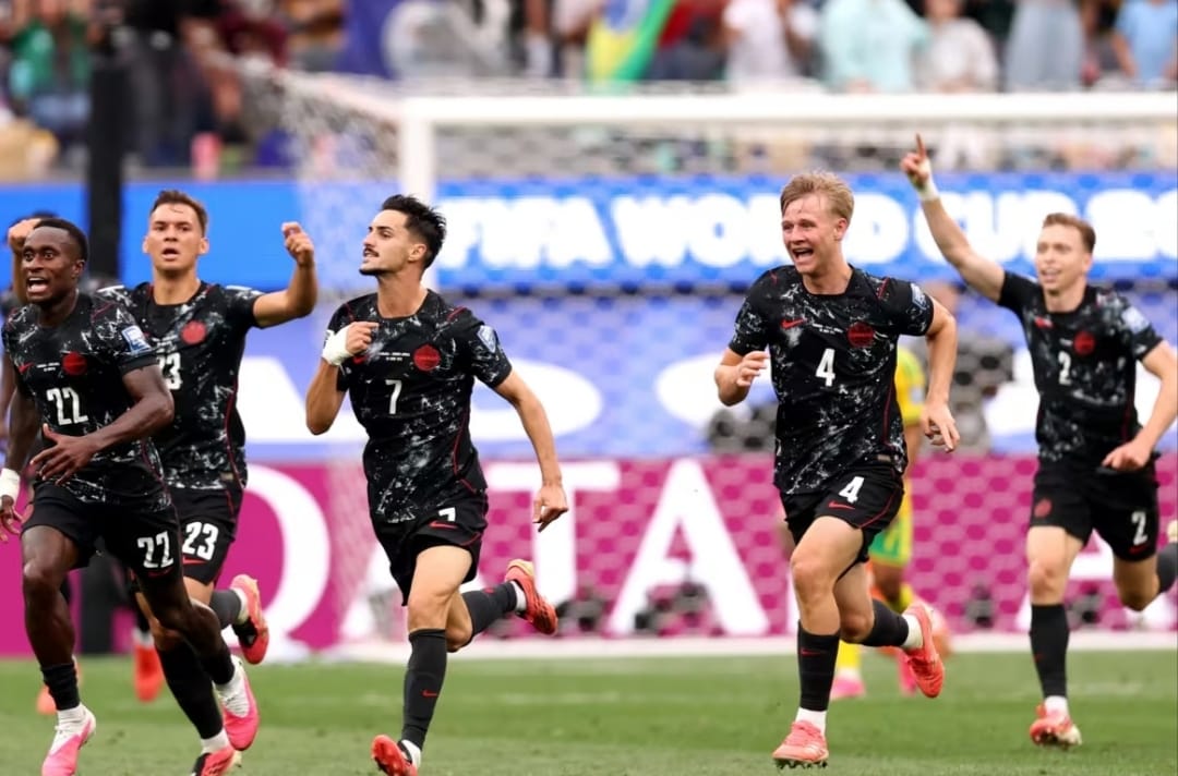 Eustáquio le dio a Canadá la clasificación agónica a octavos de final