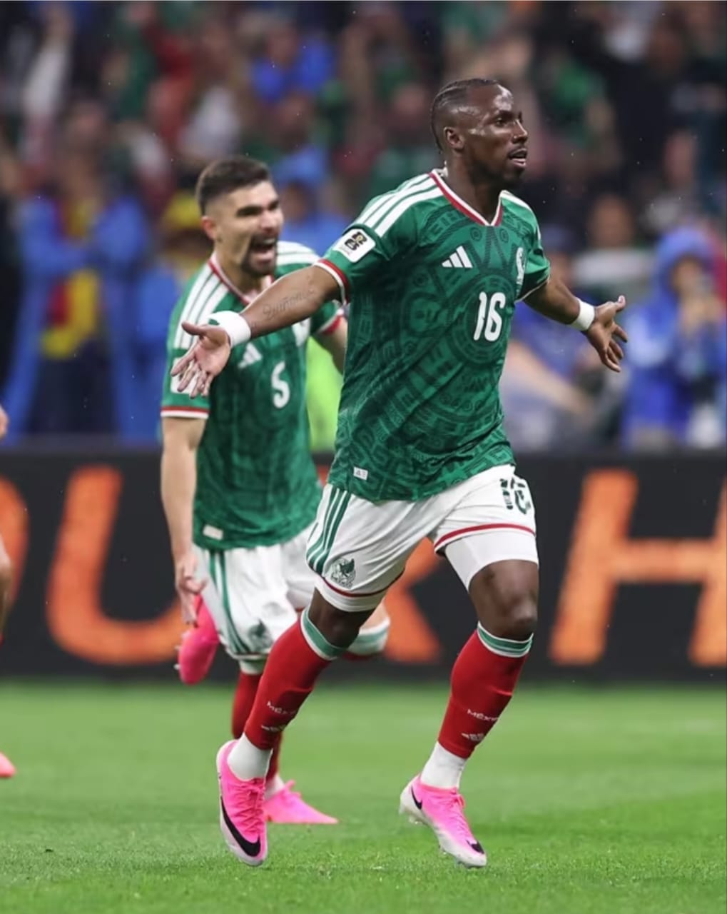 Con autoridad y ante su gente: México derrotó a Ecuador y avanzó a octavos
