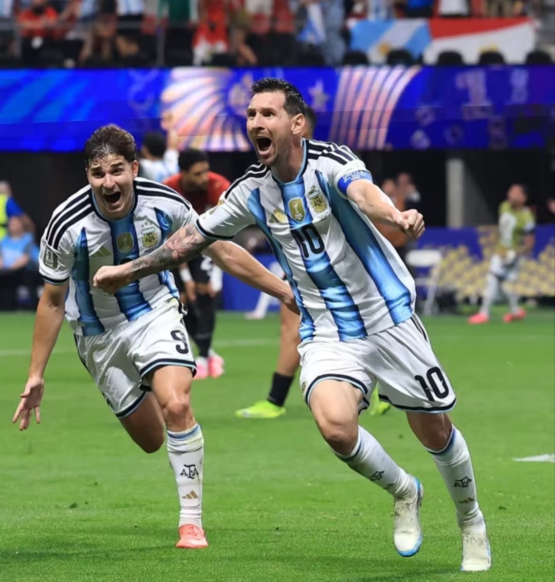 Argentina tira de épica para dejar a Egipto por el camino