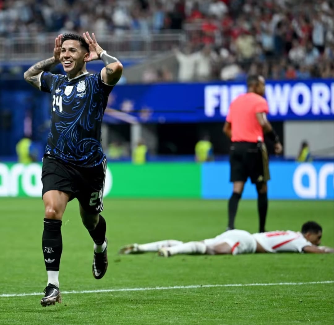 Argentina muestra corazón, remonta de manera agónica ante Inglaterra y se mete en la final