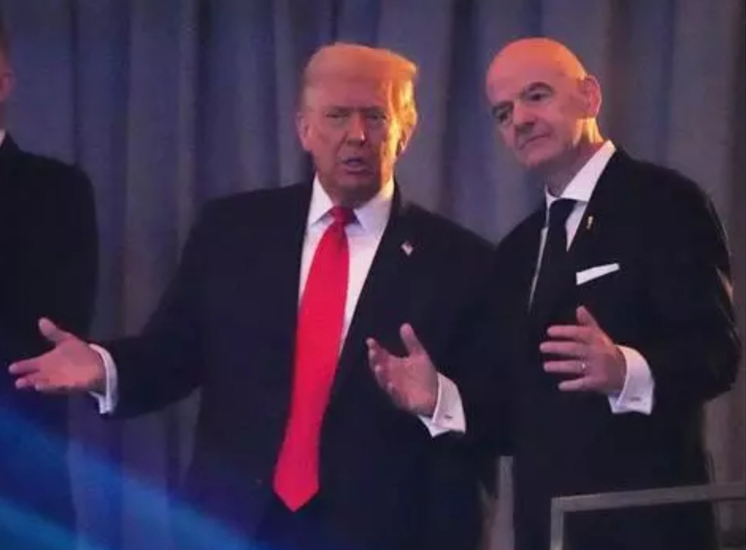 Infantino pide ayuda a Trump para mantener la presidencia de la FIFA