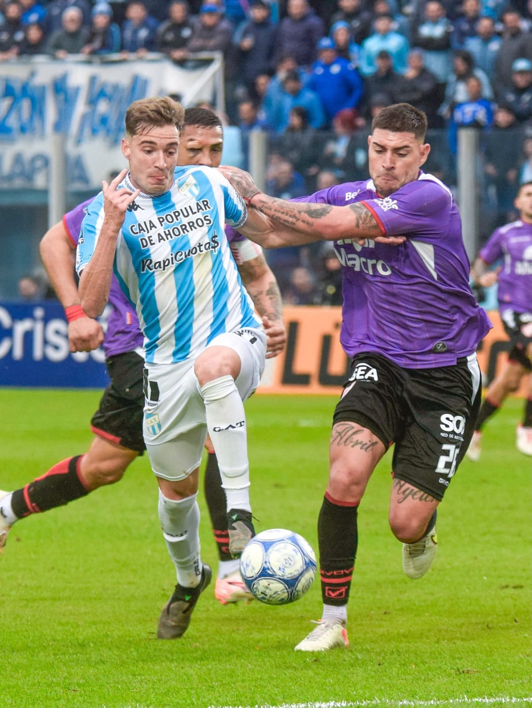 Ante un rival difícil y de visitante sumó un punto