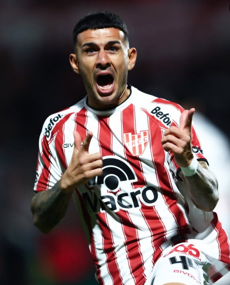 Puntero y en zona de clasificación a Copa Sudamericana