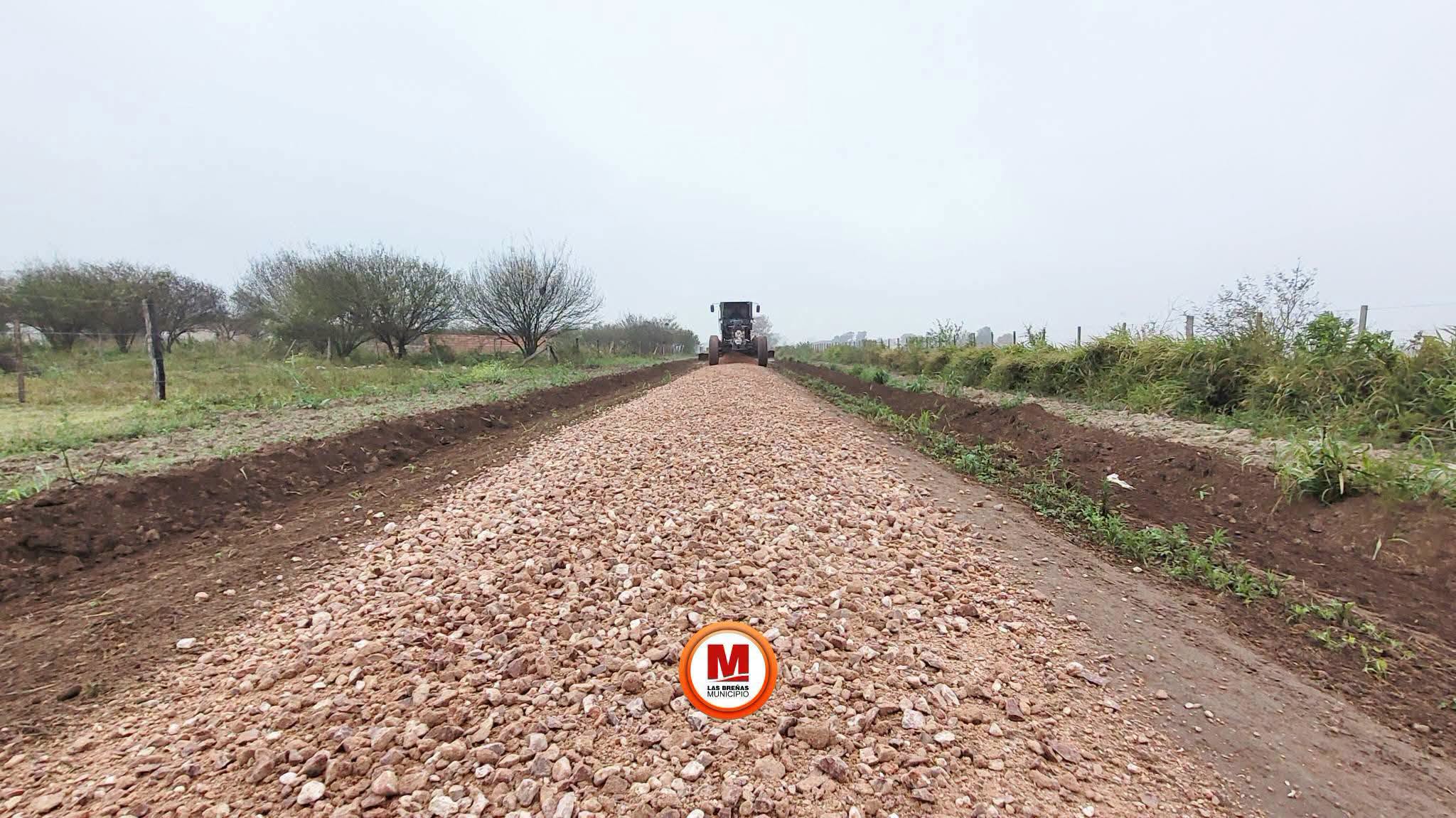 LAS BREÑAS: EL MUNICIPIO REALIZA TRABAJOS DE MEJORAMIENTO DE CALLES