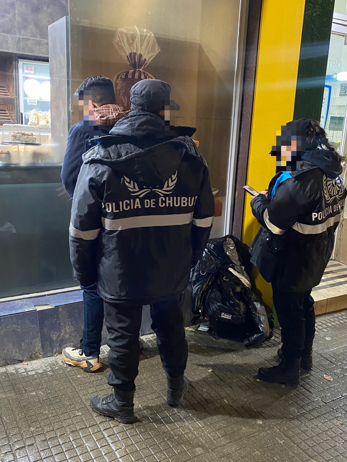 Intentó robar 2 prendas de un local de ropa por $150 mil y fue detenido a pocos metros