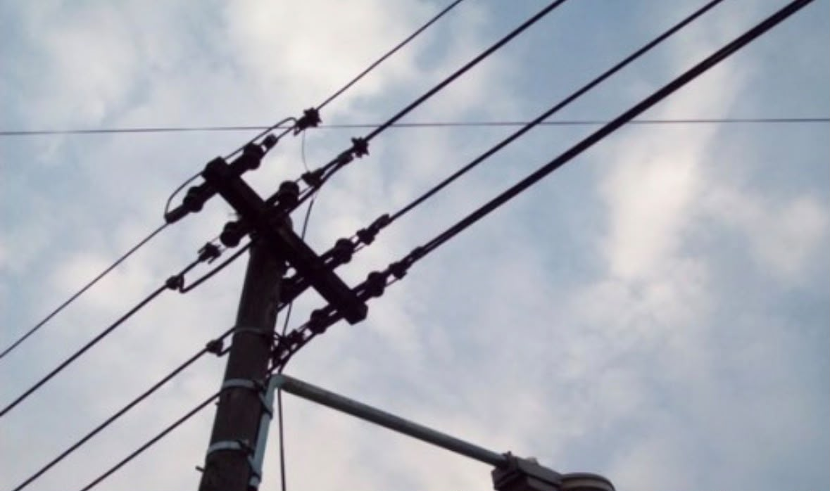 Robaron 100 metros de cable de cobre y dejaron sin luz durante casi cinco horas a barrios de Comodoro y Rada Tilly