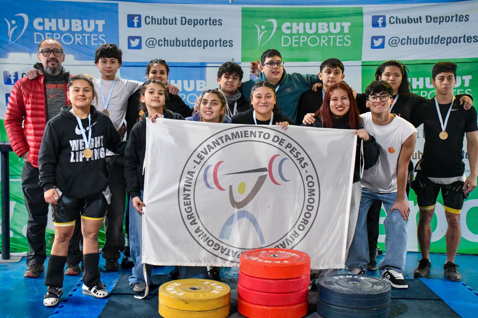 Levantamiento olímpico de pesas: La Escuela Municipal compite en Río Gallegos