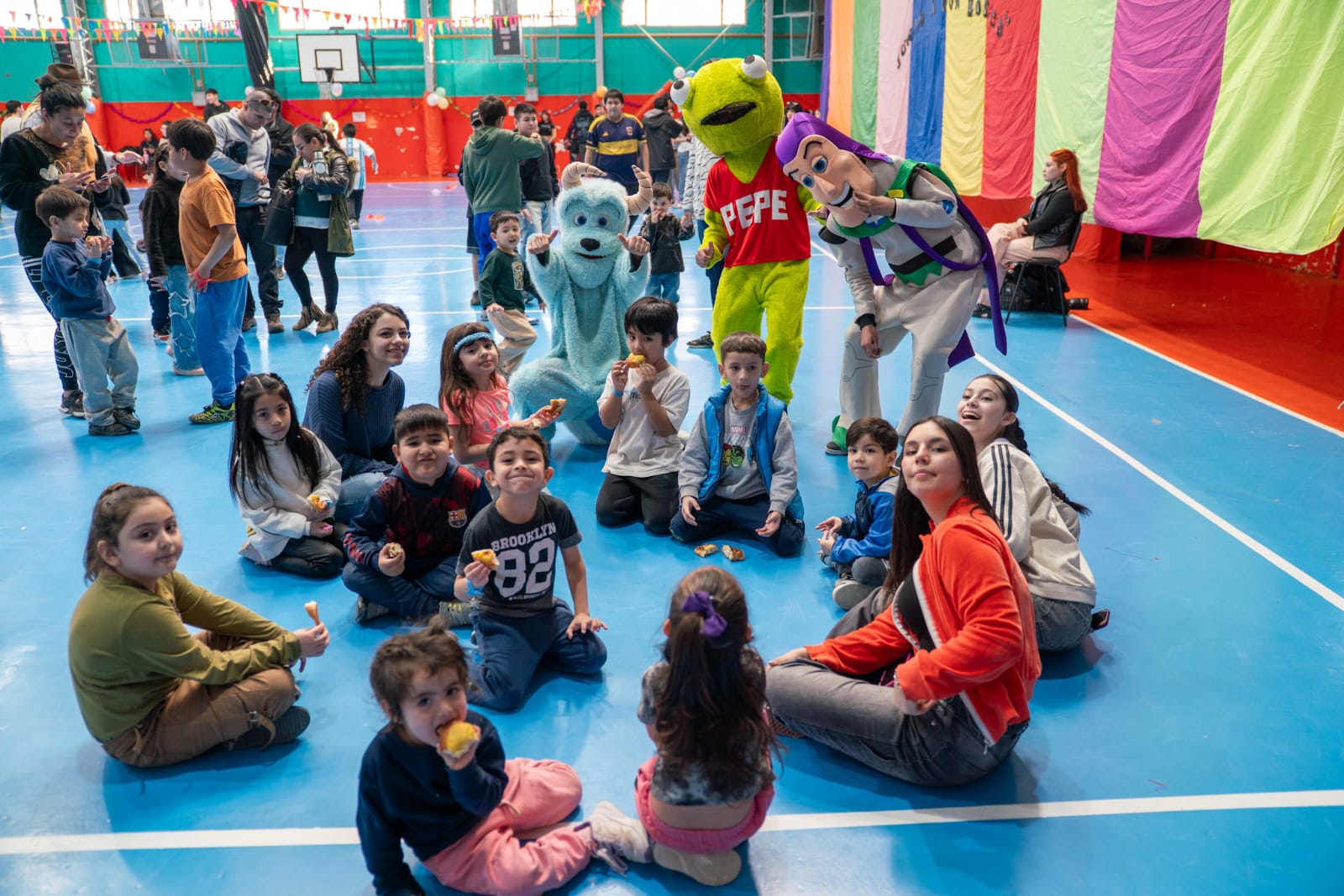 Othar recorrió los festejos del Día del Niño y destacó la fortaleza del trabajo en red en los barrios