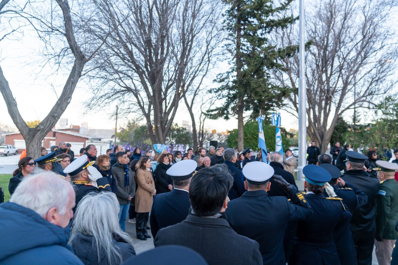 El municipio prepara los festejos del 9 de Julio y repondrá la bandera robada en el Chenque