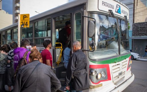 Choferes de colectivo se declaran en estado de alerta y movilización por la exclusión de 75 trabajadores