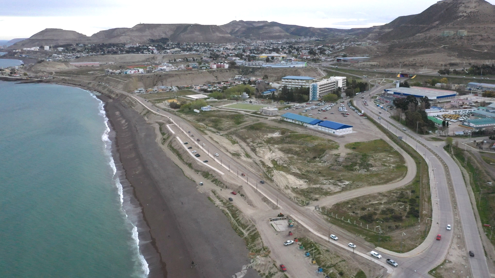 El Municipio asume con fondos propios la obra del Camino Petrolero y pone en marcha un plan permanente de adoquinado