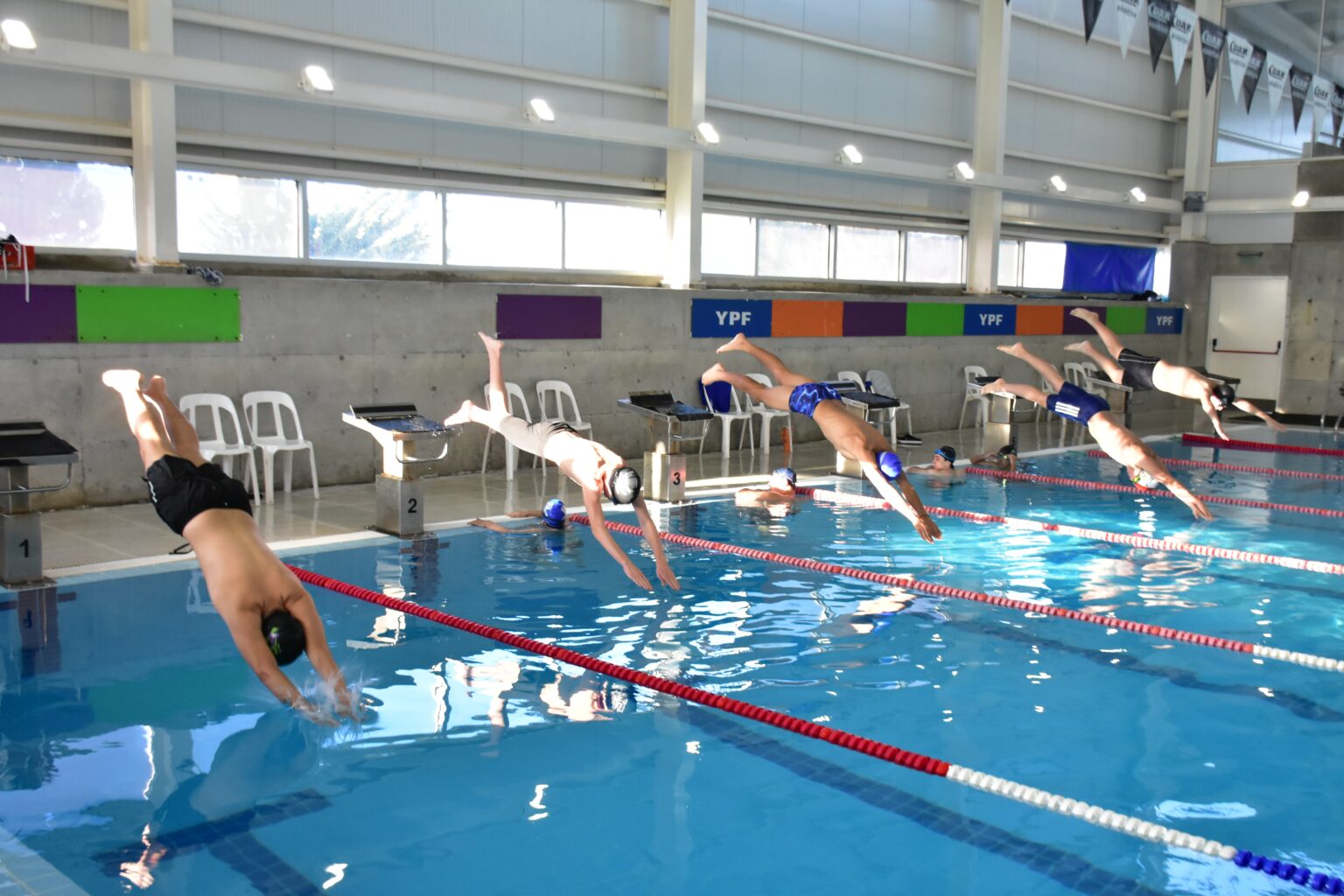 Las categorías formativas de natación compitieron en el Natatorio Pueyrredón