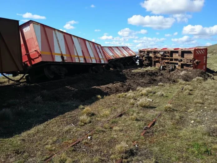 “No descartamos ninguna hipótesis”: investigan un posible sabotaje tras el descarrilamiento de un tren de YCRT