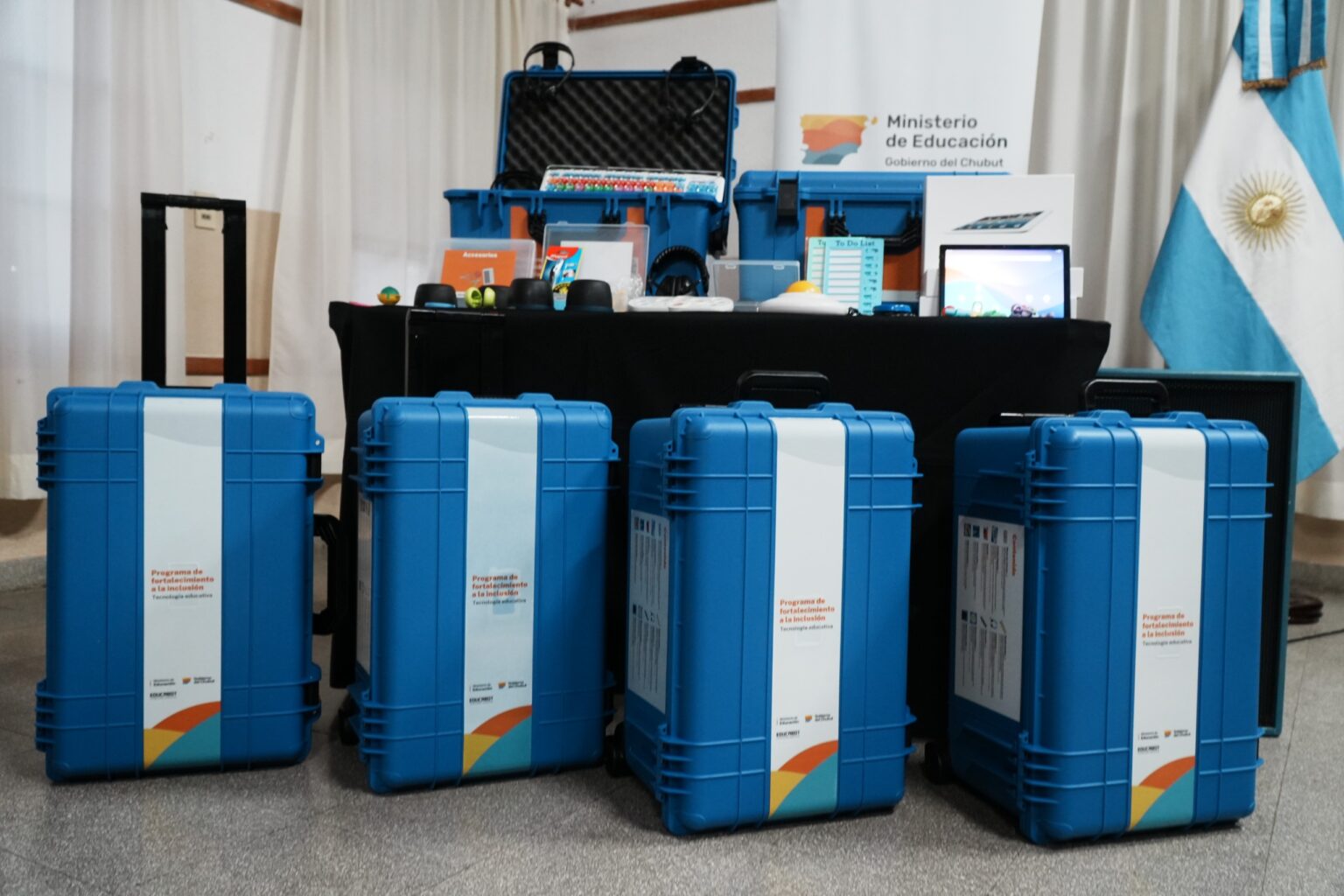 Fortalecimiento a la Inclusión Educativa entregó nueva tecnología a escuelas especiales