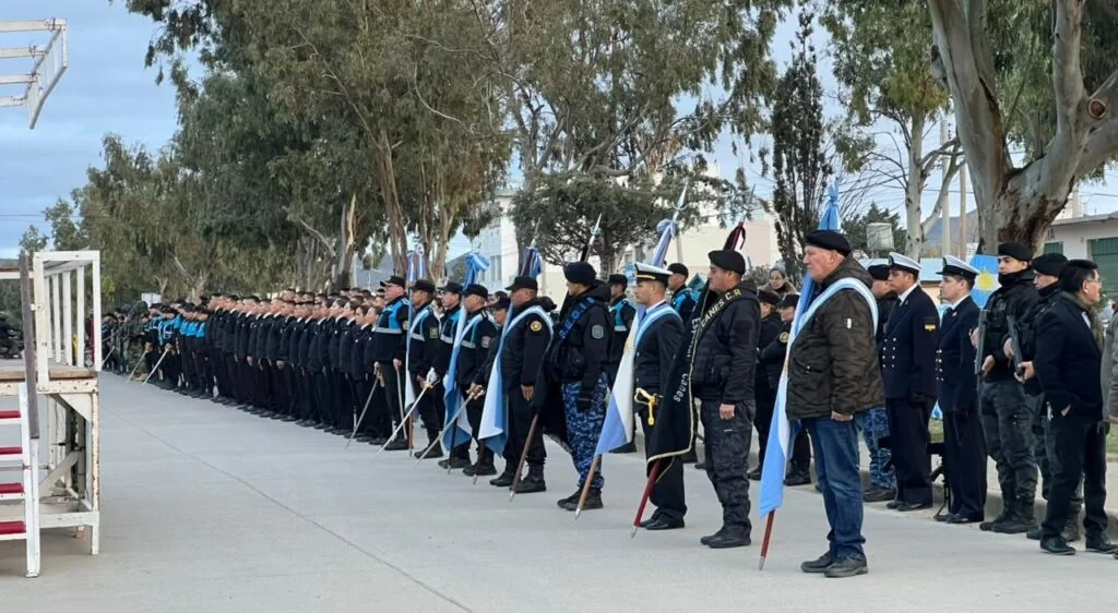 La Escuela 155 realizo un desfile por el 9 de Julio
