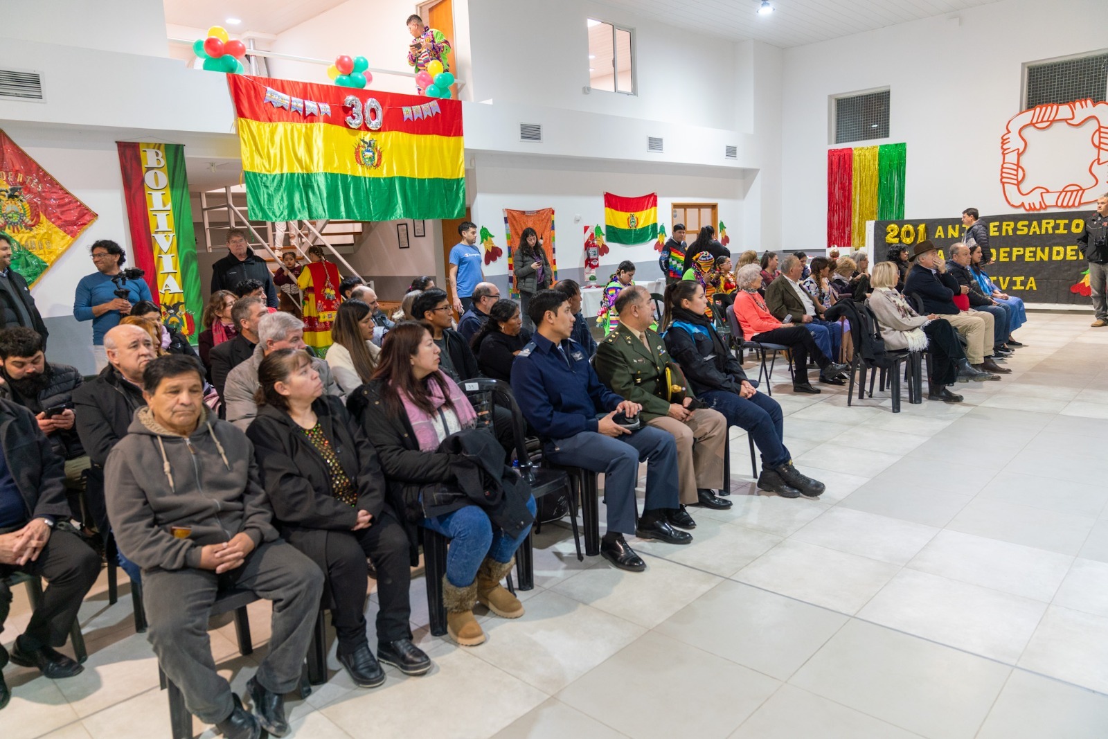 Othar acompañó el acto por el 201° aniversario de la Independencia del Estado Plurinacional de Bolivia