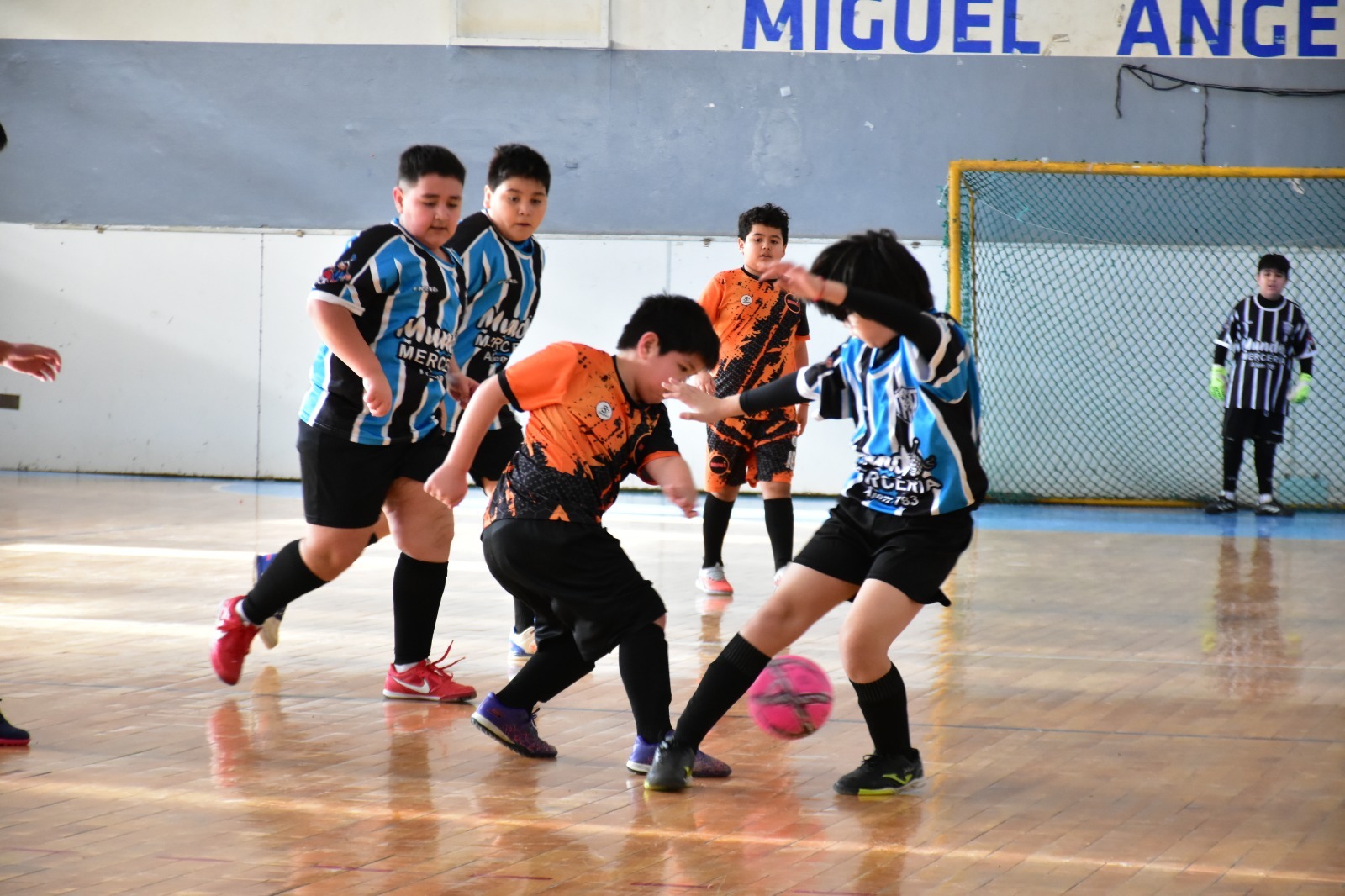 El fútbol infantil municipal regresó tras el receso invernal