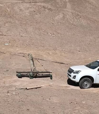 Derribaron 14 postes y se llevaron casi dos kilómetros de cobre en yacimiento petrolero
