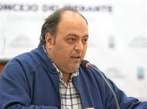 Aprobaron ordenanza que obligará a los vehículos municipales a llevar códigos QR de denuncia