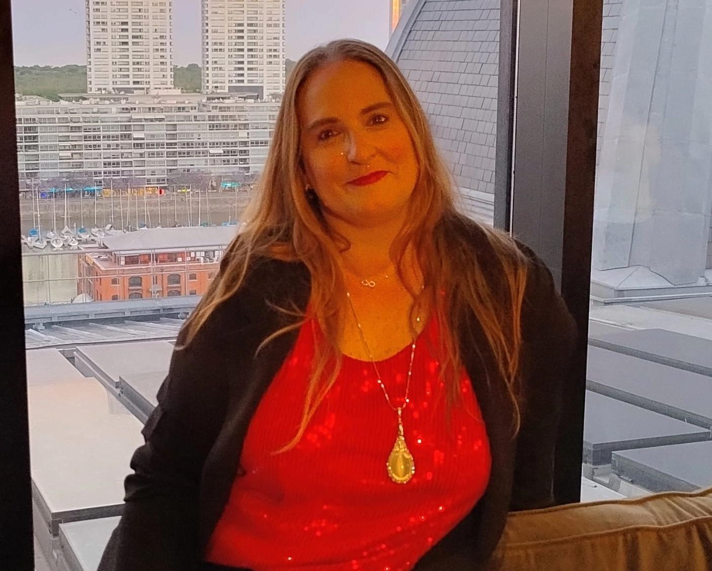 Daniela De Chiara: de casualidad en los seguros a una misión para proteger familias y una labor social Daniela De Chiara: de casualidad en los seguros a una misión para proteger familias y una labor social