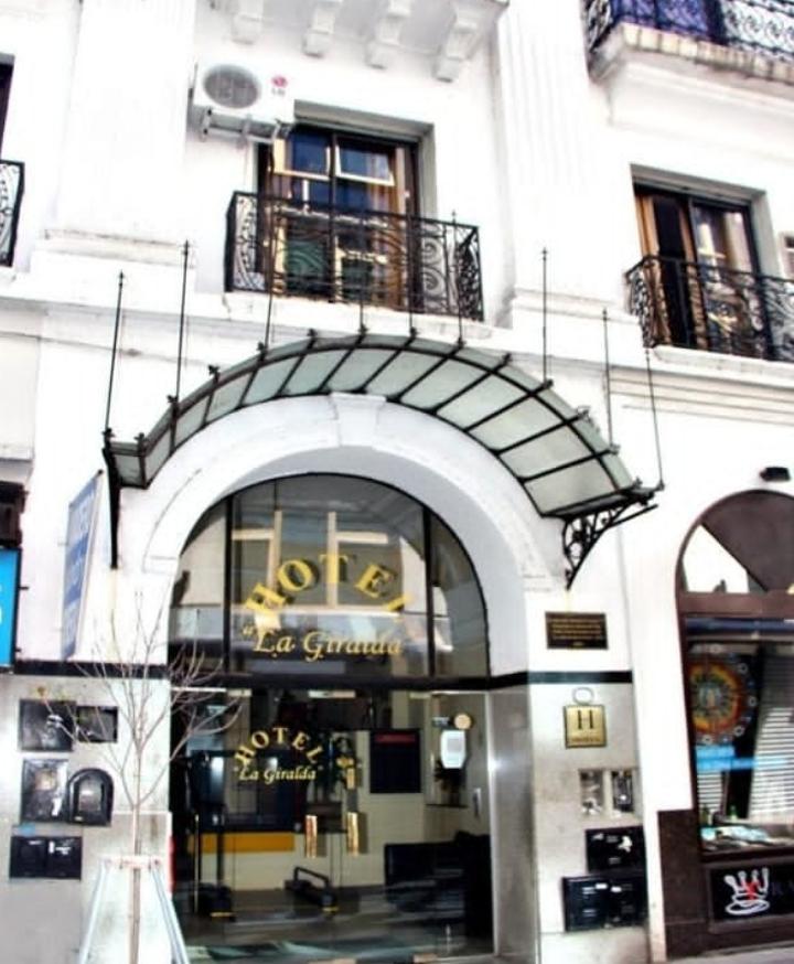 La Giralda: el hotel histórico de Tacuarí 17 donde se escribió parte del Martín Fierro