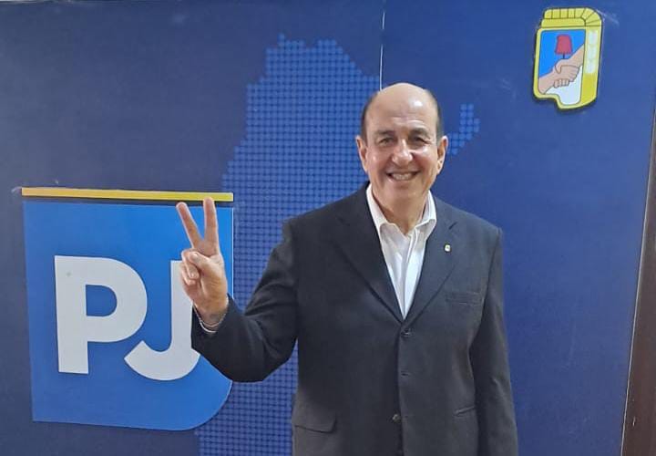 Mario Guarnieri lanzó una dura advertencia: «Este gobierno entreguista va por nuestros recursos naturales, nuestras tierras y glaciares»
