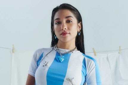 María Becerra cantará el Himno Nacional en la final del Mundial entre Argentina y España