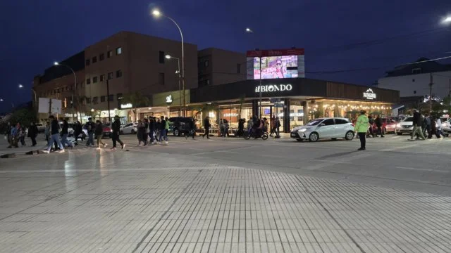 Termas tuvo un fuerte movimiento turístico durante el fin de semana largo, aunque el consumo fue más moderado