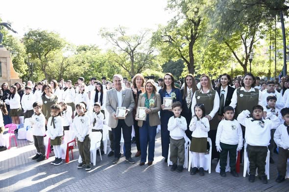 La intendente Fuentes y la ministra de Educación Nassif encabezaron una jornada especial por el Día del Medio Ambiente La intendente Fuentes y la ministra de Educación Nassif encabezaron una jornada especial por el Día del Medio Ambiente