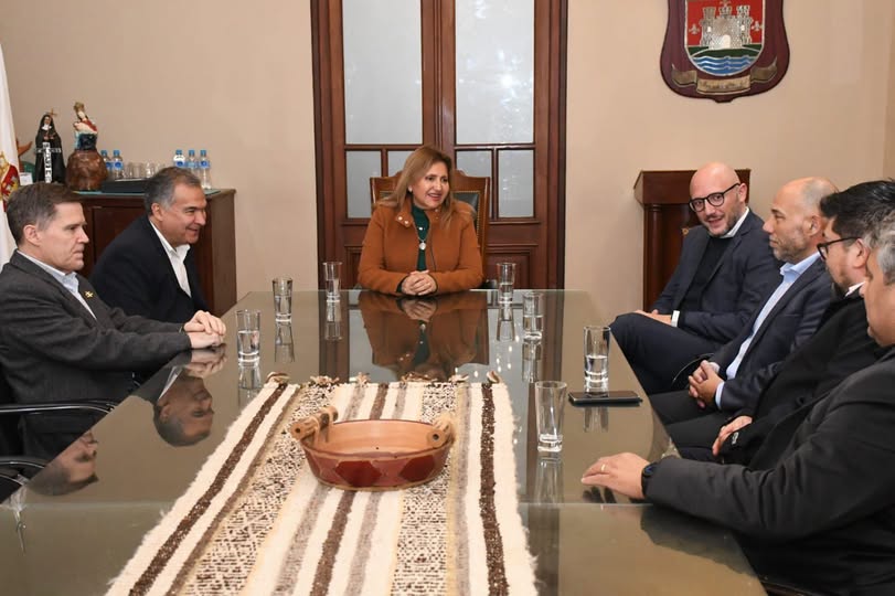 La intendente Fuentes recibió en el salón de acuerdos a las autoridades del Correo Argentino