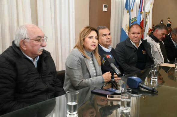 La intendente Fuentes junto a funcionarios provinciales anunció la agenda del rugby para la Madre de Ciudades