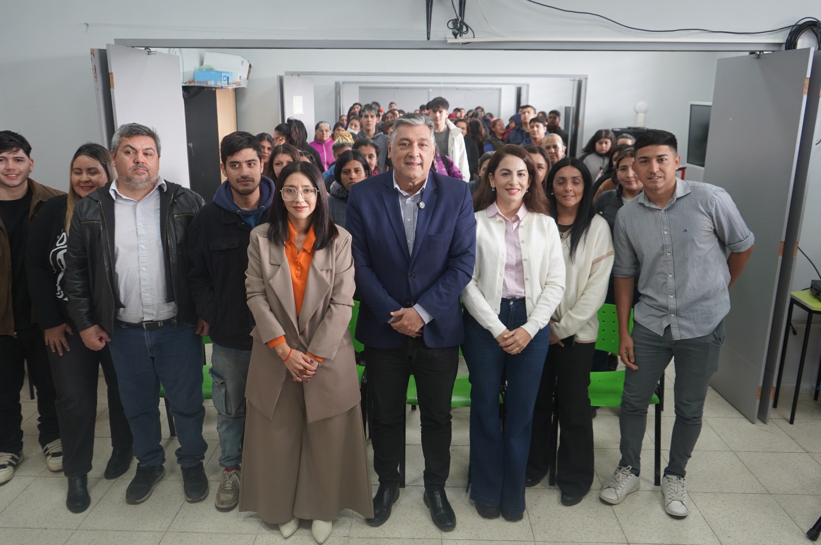 Nediani encabezó el lanzamiento de una nueva etapa del programa «Fomentar Empleo» Nediani encabezó el lanzamiento de una nueva etapa del programa «Fomentar Empleo»