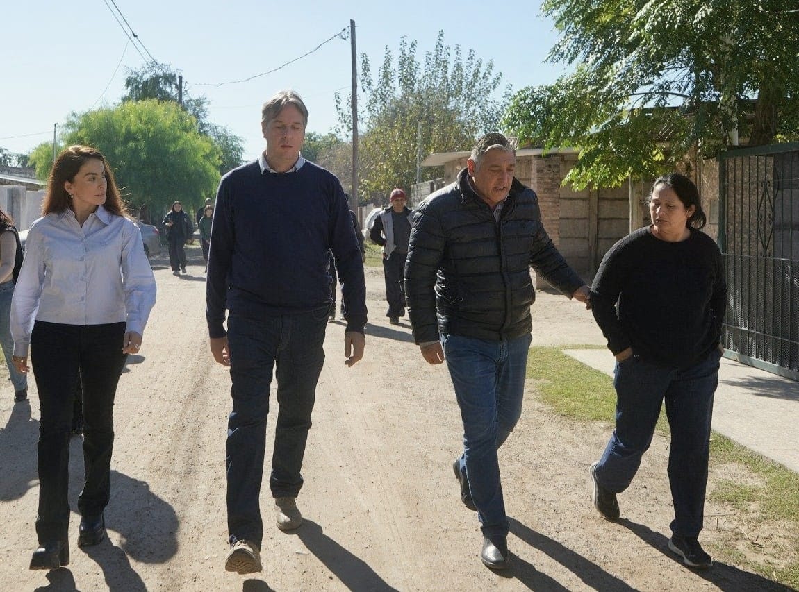 Nediani visitó el B° IV Centenario donde se desarrolla un nuevo operativo integral Nediani visitó el B° IV Centenario donde se desarrolla un nuevo operativo integral