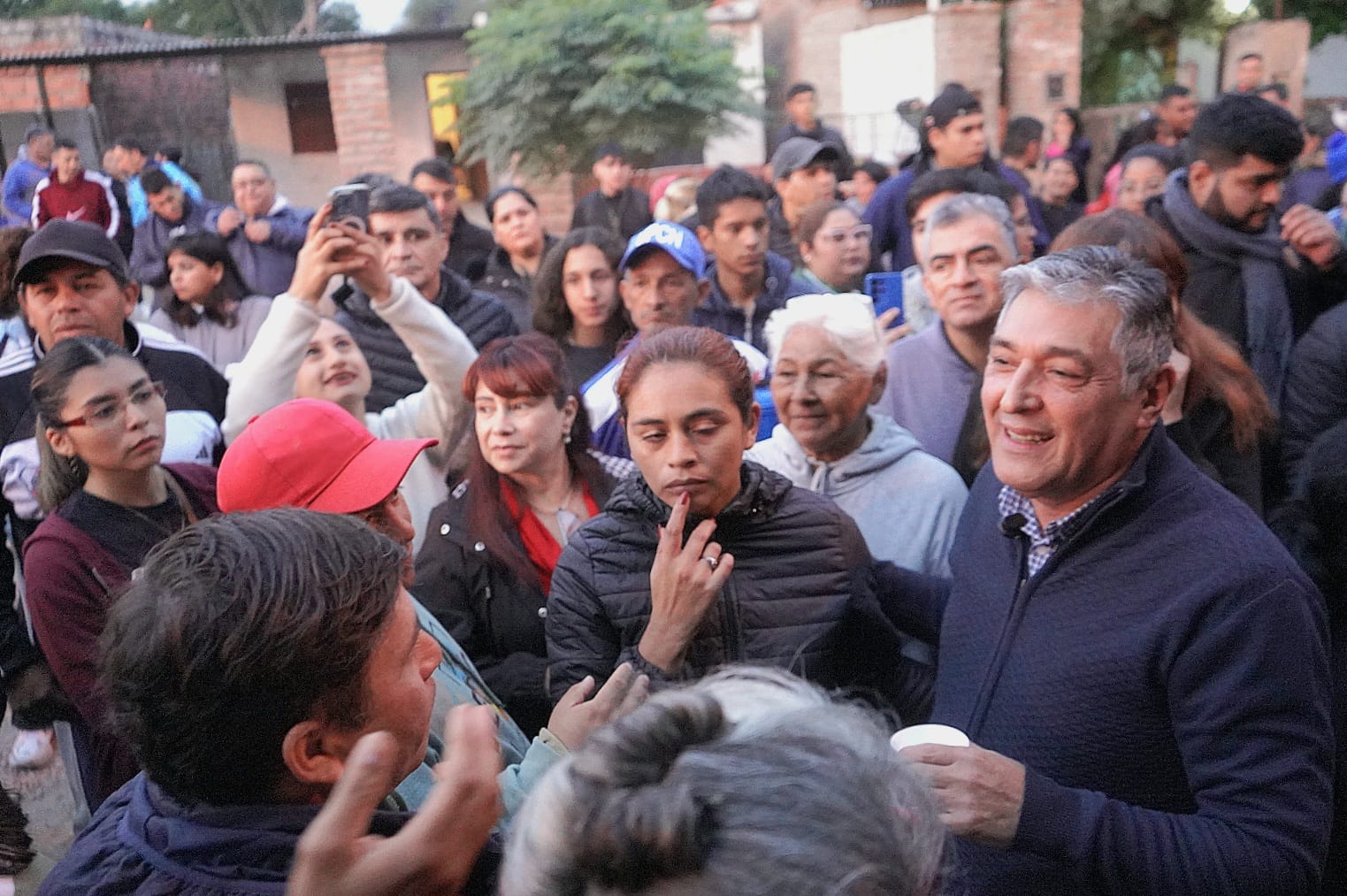 El operativo municipal de integración social ofreció múltiples beneficios en el barrio IV Centenario