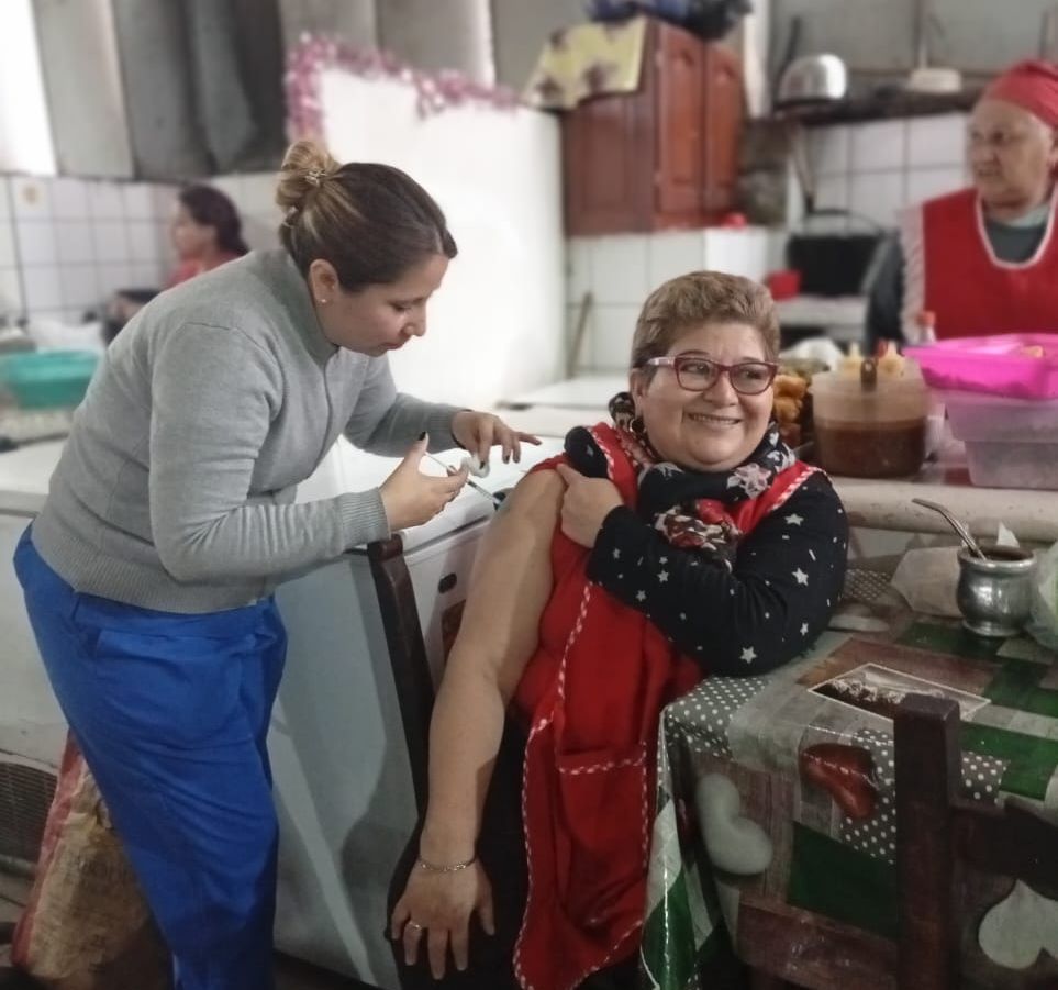 El municipio llevó adelante una jornada de vacunación para trabajadores del Mercado Unión El municipio llevó adelante una jornada de vacunación para trabajadores del Mercado Unión